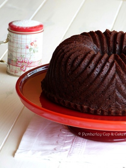 Chocolate Chocolate Bundt Cake {Bizcocho de Chocolate}