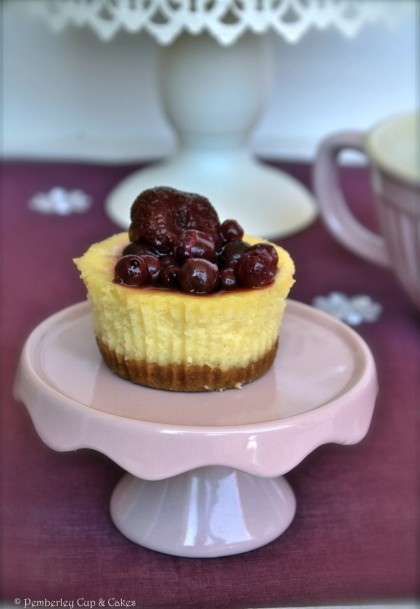 New York Cheesecake Cupcakes {Mini Cheesecakes}