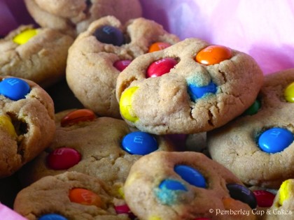 M&M's Peanut Butter Cookies {Galletas de Mantequilla de Cacahuete con M&M's}