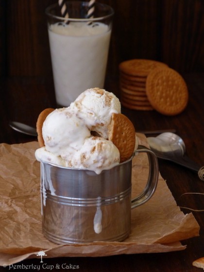 Helado de Leche con Galletas María {Milk & Cookies Ice Cream}