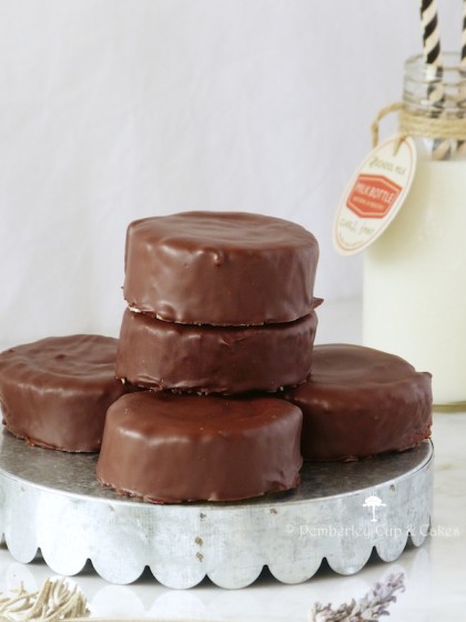 Chocolate and Cream Rolls