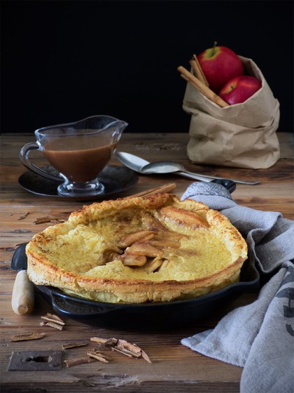 Apple Dutch Baby (German pancakes)