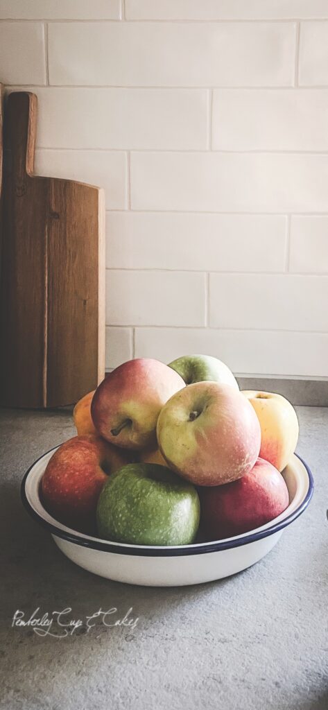 Apples in fruit bowl